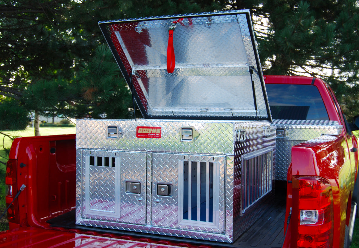 Owens Dog Box 55006 Double Compartment Standard Vents With Top Storage 48"W x 45"D x 26" H