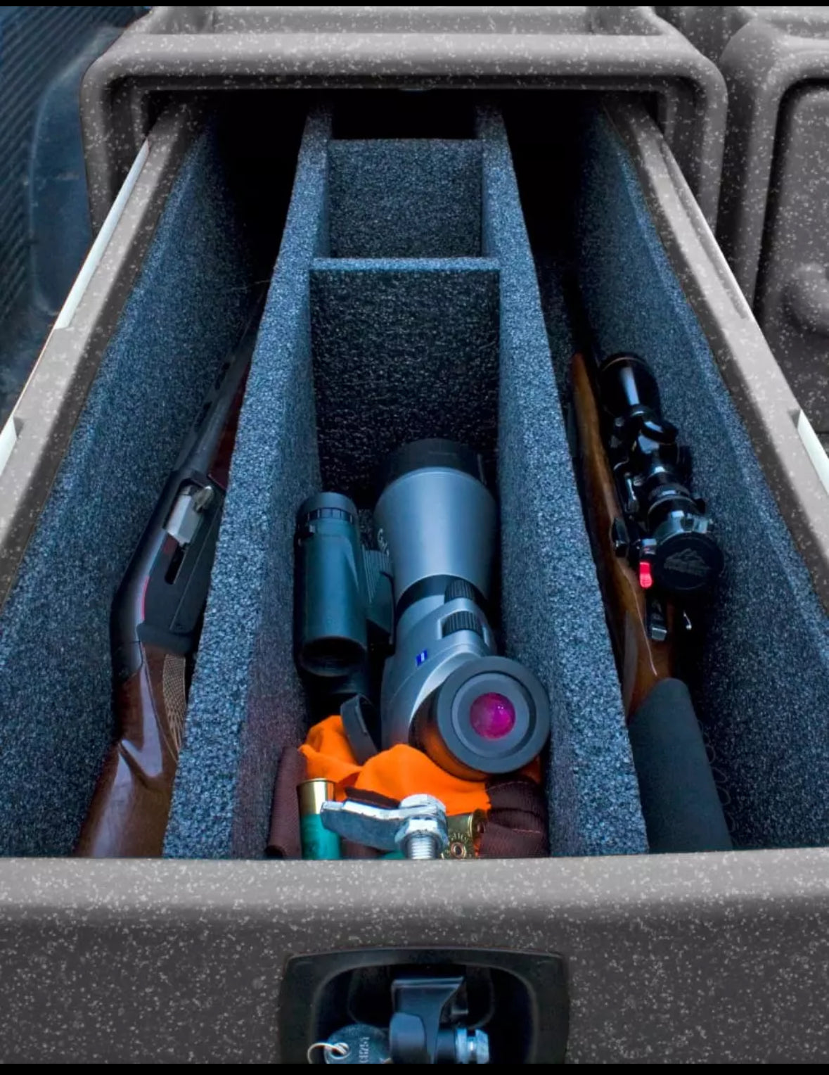 Dakota283 Badlands Truck Storage Lifestyle Vault