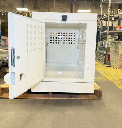 Secure aluminum K9 transport crate for police and military working dogs