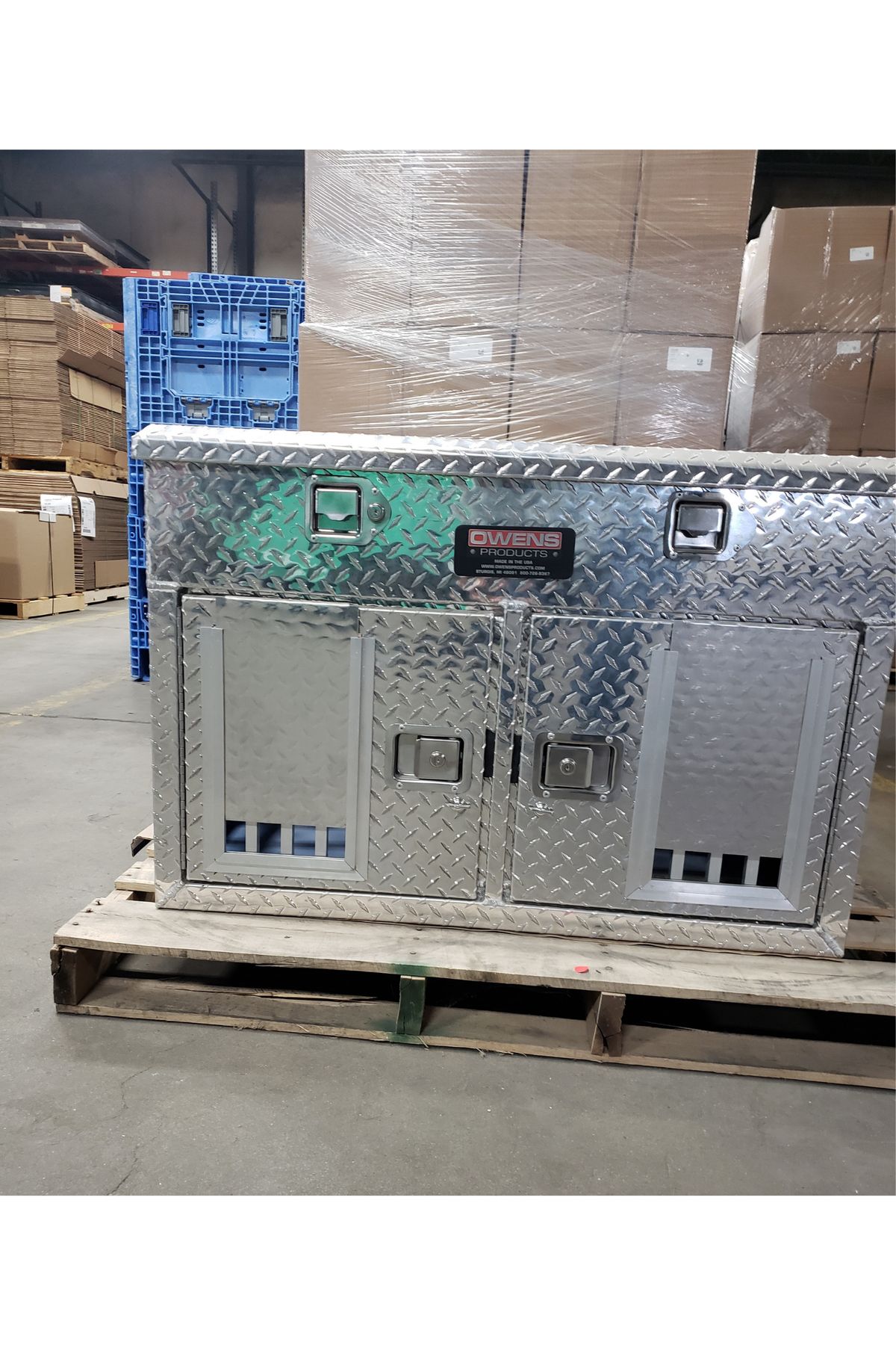 Owens Dog Box 55478 Shallow Double Compartment With Top Storage All Season Vents 38"W x 36"D x 26"H - 55478_a938e549-a35b-466f-92de-b82e99bfd4f1