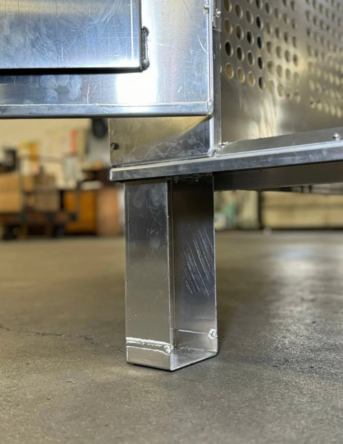 Owens Dog Box 55600 Professional K9 Series Kennel / 46.5 W x 133 D x 63.5 H / Hole Ventilation / Mill Finish Aluminum