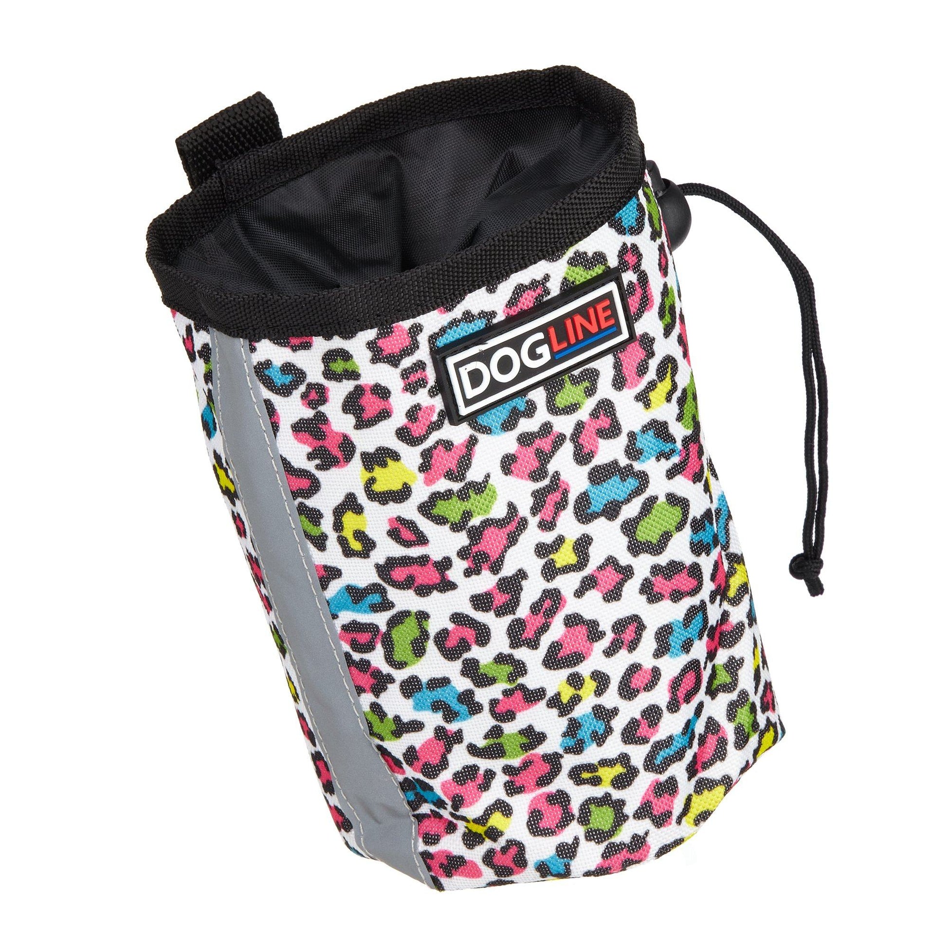Beta treat pouch for dogs with built-in waste bag dispenser, hands-free design for training and walks