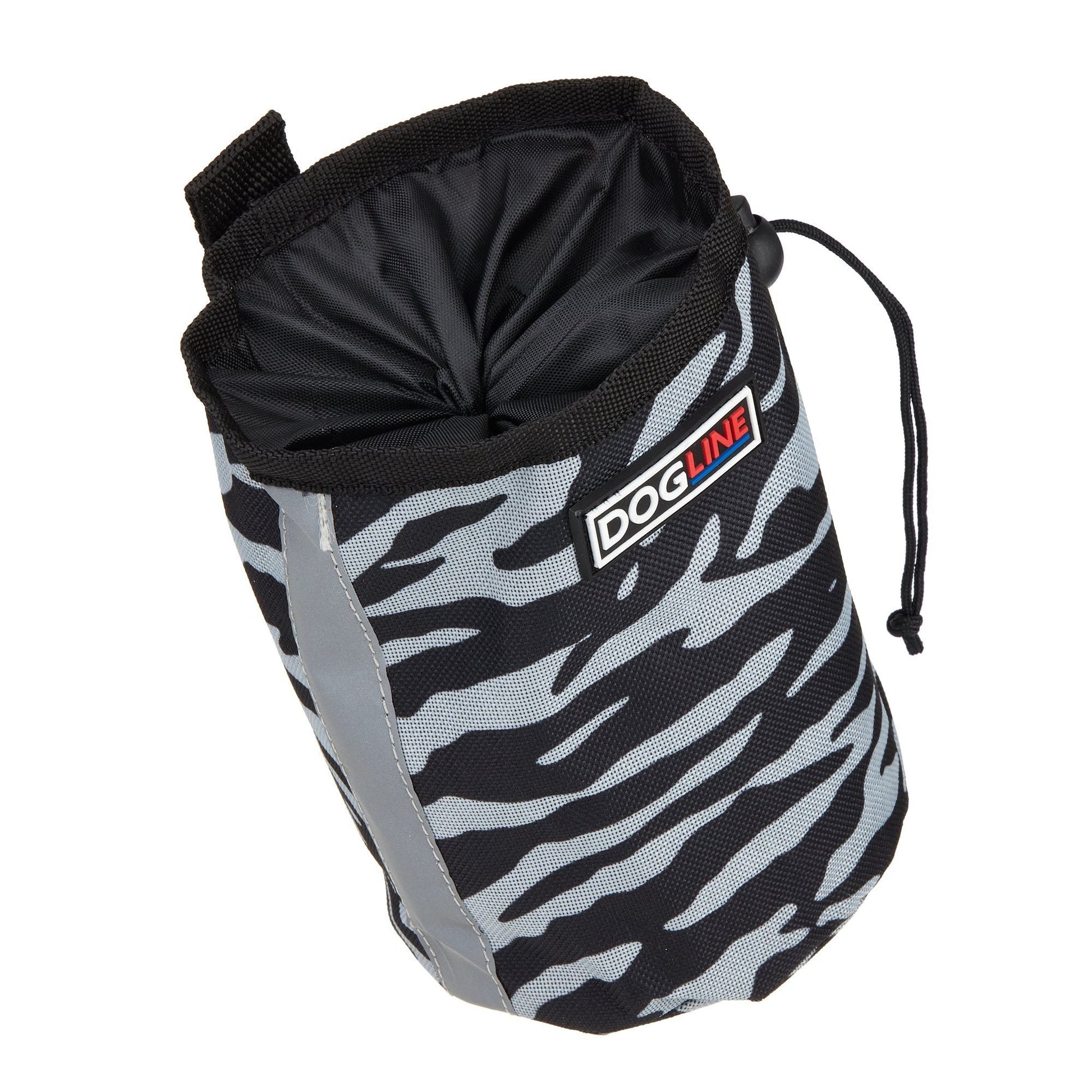 Beta treat pouch for dogs with built-in waste bag dispenser, hands-free design for training and walks