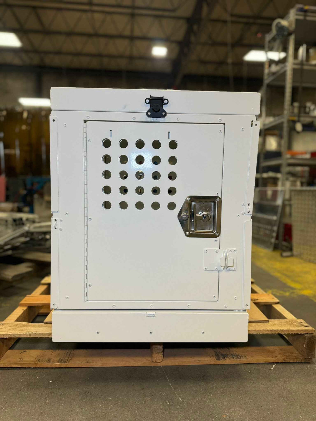 Owens 55318 Professional K9 Series Large Collapsible Working Dog Crate Single Compartment White Mill Finish Aluminum 22.25"W x 34"D x 29"H - IMG_2880