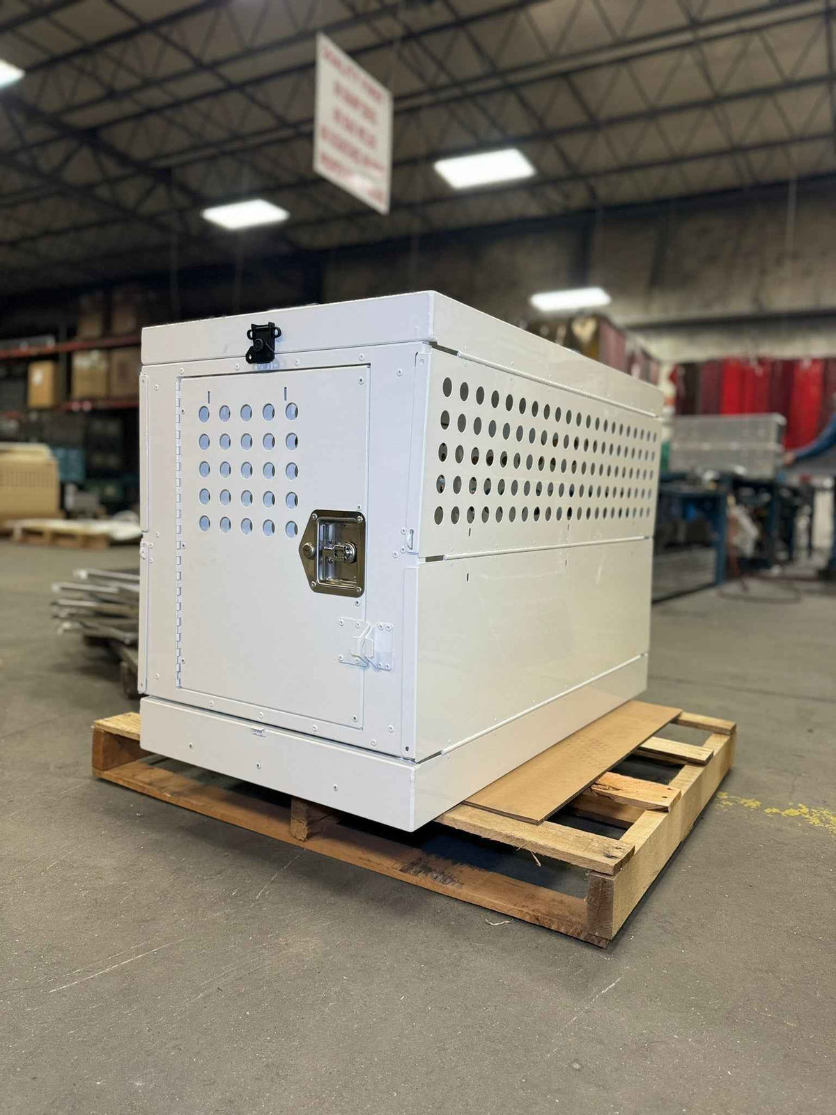 Owens 55318 Professional K9 Series Large Collapsible Working Dog Crate Single Compartment White Mill Finish Aluminum 22.25"W x 34"D x 29"H - IMG_2881